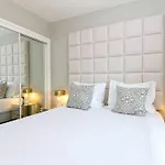 Av. Da Liberdade Comfortable With Balcony Лісабон