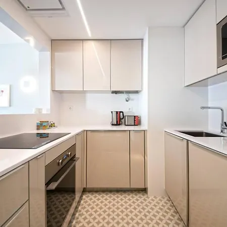 아파트 Av. Da Liberdade Comfortable With Balcony *