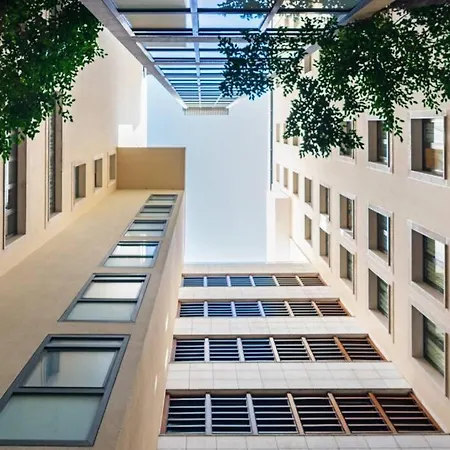 Av. Da Liberdade Comfortable With Balcony アパート
