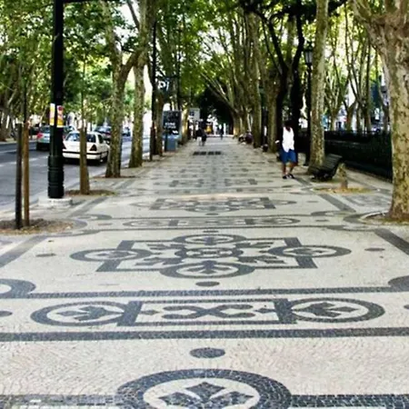 Av. Da Liberdade Comfortable With Balcony * リスボン