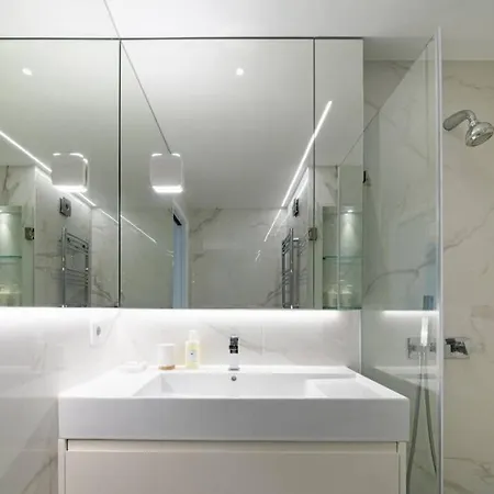 Av. Da Liberdade Comfortable With Balcony *