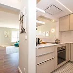 公寓 Av. Da Liberdade Comfortable With Balcony *