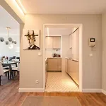Av. Da Liberdade Comfortable With Balcony